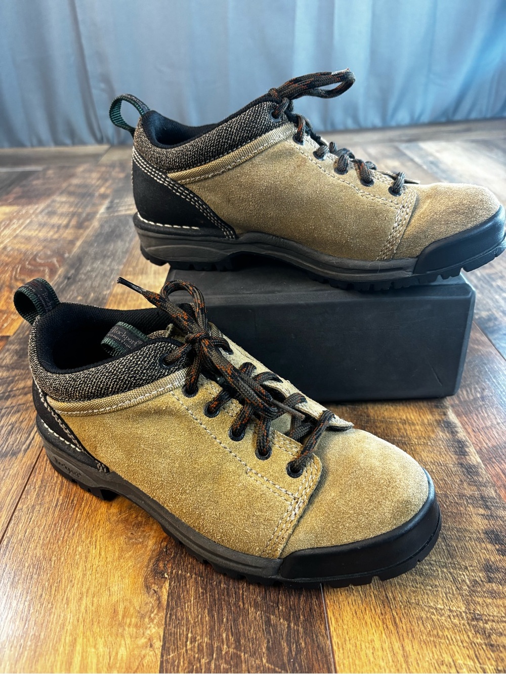 Rockport XCS Women’s Khaki Suede Hiking lace up shoes size 8.5W